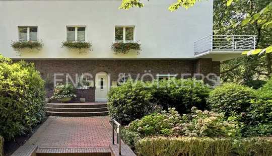 Bild von Luxuriöses Zweifamilienhaus im zeitlosen Bauhausstil