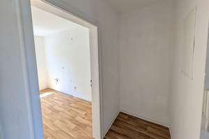 Schöne 2-Zimmer-Wohnung mit Balkon in attraktiver Lage und tollem Preis-Leistungsverhältnis – Glatzer Straße 50a, 58511 Lüdenscheid – Vorschaubild 4