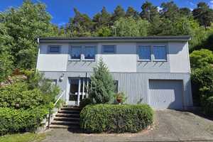 Schönes Wohnhaus in sehr ruhiger Orts- und Waldrandlage mit gemütlichen Außensitzplätzen – Kaiserslautern (Kreis) – Vorschaubild 2