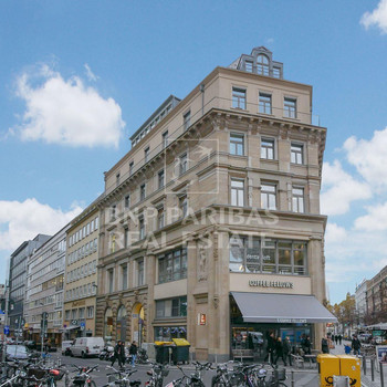 Markanter Altbau in prägnanter Innenstadtlage