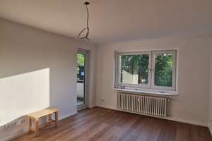 Uninahe 3-Zimmer Wohnung mit 2 Loggias und Tiefgaragenstellplatz – Jägerhofstraße 108A, 42119 Elberfeld, Wuppertal – Vorschaubild 1