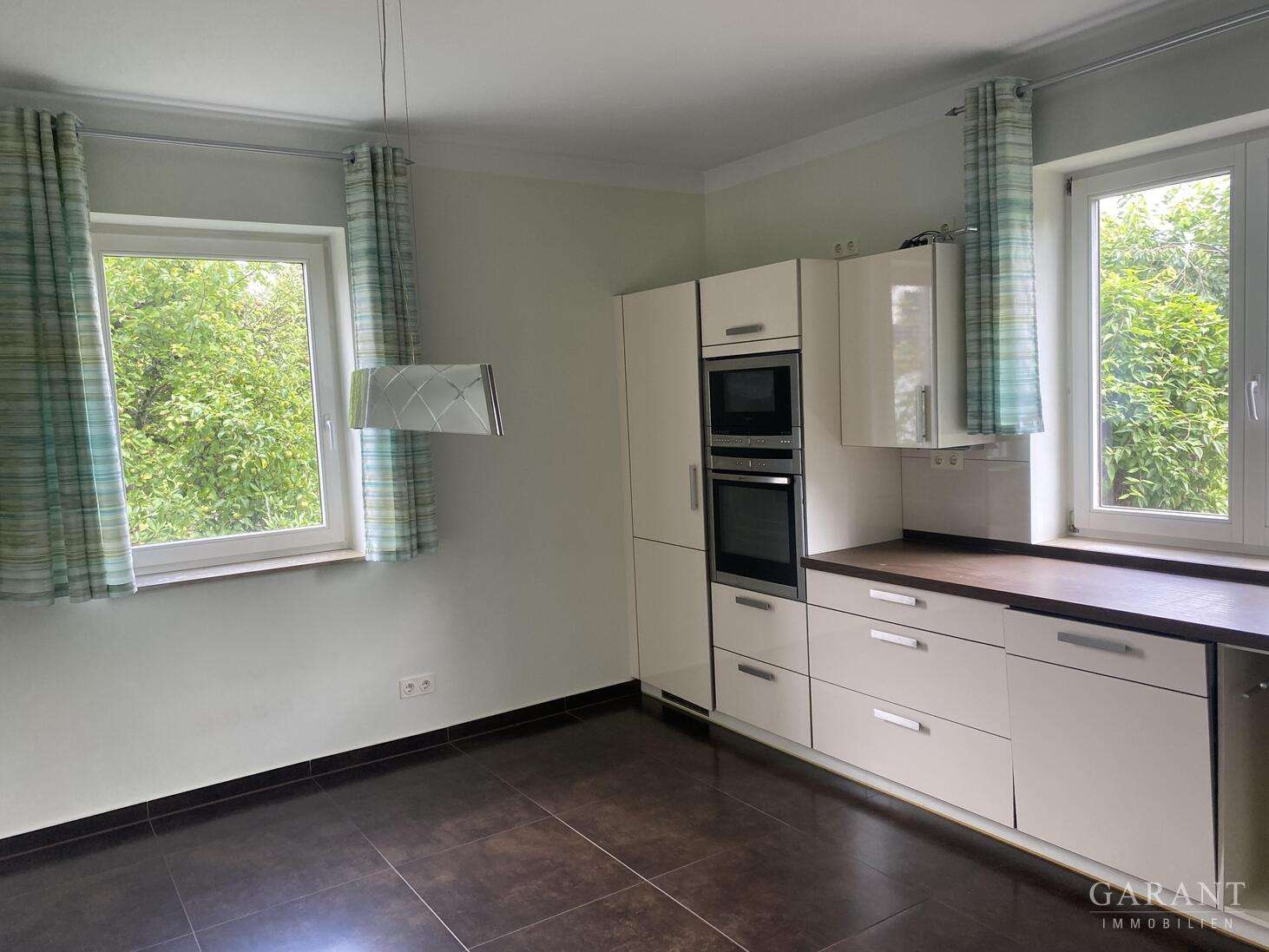 Immobilie in Naunhof - Großzügiges Zweifamilienhaus mit Wintergarten, Sauna, zwei Kaminen, Garage und schönem Grundstück - Bild 5