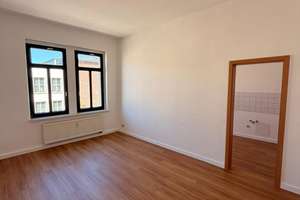 Helle 3-Raum Wohnung mit Tageslicht Bad, Balkon und Carport Stellplatz – Marienberger Straße 16, 9125 Altchemnitz, Chemnitz – Vorschaubild 2