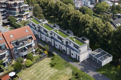 Exklusive Stadthäuser in Mönchengladbach-Holt, Lindberghstraße – Wohnen mit Bungalow-Komfort