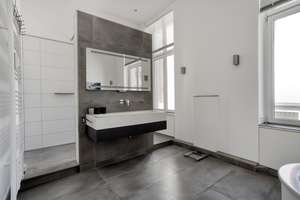Luxuriöse sanierte Altbauwohnung in Bestlage – Mit Dachterrasse, Stellplatz und Blick ins Grüne – Die vollständige Adresse der Immobilie erhältst du vom Anbieter., 40217 Unterbilk, Düsseldorf – Vorschaubild 22