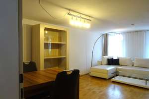 Möbl. 2-Zi.Wohnung  ruhiger Lage und erstklassiger Infrastruktur in Stuttgart-Bad Cannstatt – Marktstraße 17/19, 70372 Cannstatt-Mitte, Stuttgart – Vorschaubild 2