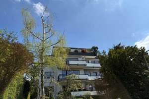 Helle 3 Zi.-Whg., großer Balkon, TGL-Bad, G-WC, in begrünter Lage