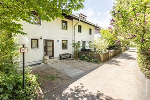Ruhig und grün gelegen: Großzügiges Einfamilien-Reihenhaus mit wunderbarem Südgarten – Die vollständige Adresse der Immobilie erhältst du vom Anbieter., 81929 Daglfing, München – Vorschaubild 2