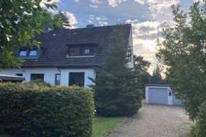 Doppelhaushälfte mit Doppelgarage und Garten in Grosshansdorf  – Stormarn (Kreis) – Vorschaubild 1