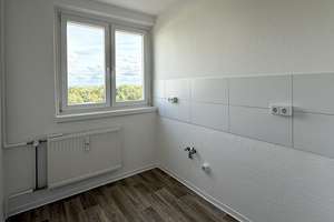 Einziehen & wohlfühlen: Sanierte 3-Raum-Wohnung mit Loggia