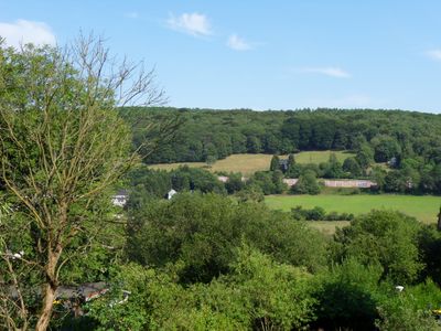 4 ZIMMER TERRASSEN-WOHNUNG IN RUHIGER GRÜNLAGE MIT WEITBLICK!