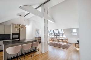 Schöne Dachgeschosswohnung mit Terrasse und Kamin in der Nähe zum Teutoburger Platz