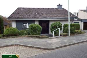 Toplage am Naturschutzgebiet: Großes Einfamilienhaus mit Einliegerwohnung und unverbaubarer Aussicht – Die vollständige Adresse der Immobilie erhältst du vom Anbieter., 42781 Haan – Vorschaubild 1