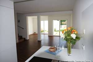 Zukunftsorientiertes und umweltbewusstes Wohnen : Modernes Architekten-Reihenhaus als Passivhaus – Die vollständige Adresse der Immobilie erhältst du vom Anbieter., 80995 Lerchenau-West, München – Vorschaubild 2