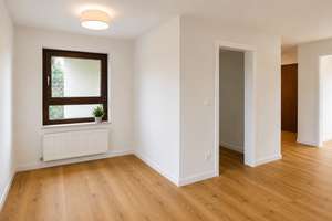 Komplett renovierte Whg.  in Langenargen: 2,5-Zimmer-Wohnung mit großem neu angelegten Garten – Amthausstraße 51, 88085 Langenargen – Vorschaubild 2