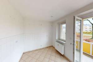 Im Grünen gelegene 2-Raum-Wohnung mit Balkon – Sachsenring 16, 9127 Gablenz, Chemnitz – Vorschaubild 1