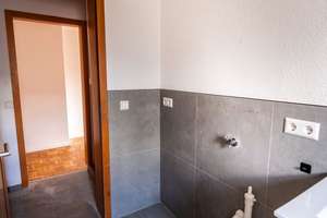 Elegante 4-Zimmer-Dachgeschosswohnung mit Charme – Lichtdurchflutet in Esslingen – Die vollständige Adresse der Immobilie erhältst du vom Anbieter., 73728 Innenstadt, Esslingen am Neckar – Vorschaubild 27