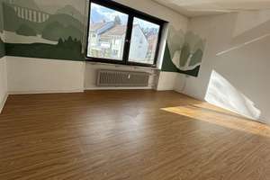 Stuttgart Feuerbach – Lichtdurchflutete 3 Zimmer Wohnung mit Balkon & Garage