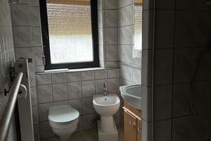 Vielseitiges Wohnhaus mit großem Grundstück und separater Einheit – Die vollständige Adresse der Immobilie erhältst du vom Anbieter., 55765 Schmißberg – Vorschaubild 4