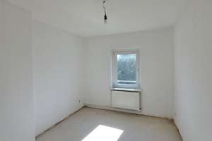 Heimwerker aufgepasst: 3-Zimmer-Dachgeschosswohnung mit Gestaltungspotenzial zu vermieten! – Pestalozzistr. 1, 12557 Köpenick, Berlin – Vorschaubild 4