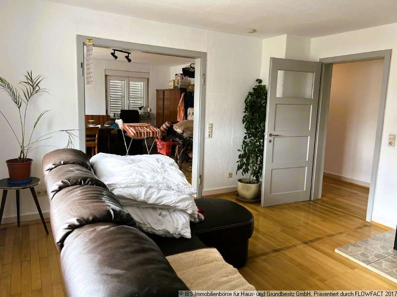 Immobilie in Gerabronn - STIL - CHARME - PLATZ: Stattliches, gepfelgtes 2-Familienhaus mit 3 Garagen und großem Grundstück - Bild 11