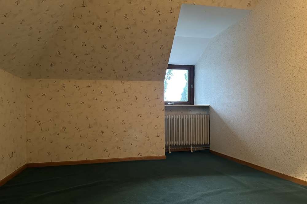 Immobilie in Oldersbek - Attraktiver Walmdachbungalow unter Reet mit Sanierungspotential auf großem Grundstück in Rantrum - Bild 9