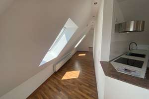 Wohnen mit Charakter: 3-Zimmer-Dachgeschosswohnung in Köln – Roonstraße 88, 50674 Neustadt/Süd, Köln – Vorschaubild 9