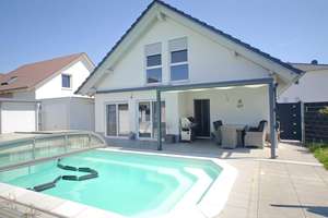 Elegantes Einfamilienhaus mit Pool in Schutterzell – Ihr Traumhaus wartet auf Sie! – Haydnstraße 7, 77743 Neuried – Vorschaubild 2