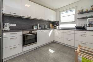 Modernisiertes Einfamilienhaus (einseitig angebaut) mit ELW, 2 Terrassen + Garten in Zentrumslage – Die vollständige Adresse der Immobilie erhältst du vom Anbieter., 53804 Much – Vorschaubild 13