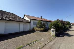CHARMANTES EINFAMILIENHAUS
MIT GARTEN UND GARAGE 
IN UTTENHOFEN – Die vollständige Adresse der Immobilie erhältst du vom Anbieter., 74538 Rosengarten – Vorschaubild 2