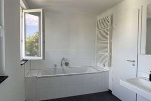 Helle Dachgeschosswohnung mit weitläufigem Grünblick in Köln-Marienburg – 50968 Marienburg, Köln – Vorschaubild 8