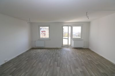 Liebe auf den ersten Blick...sanierte 2-RW mit Dusche & Balkon!!!