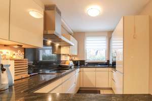 Modernes REH mit Garten, hochwertiger Ausstattung & viel Platz in Frankfurt-Schwanheim – 60529 Schwanheim, Frankfurt am Main – Vorschaubild 3
