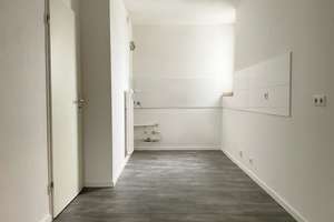 3-Zimmer-Wohnung + Loggia! Renoviert, separate Küche, Wannenbad, Aufzug – Gropiusweg 17, 44801 Querenburg, Bochum – Vorschaubild 4