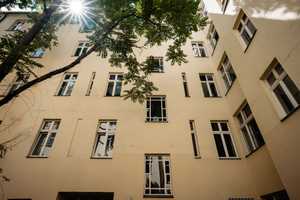 Südlich ausgerichtete Altbauwohnung mit Balkon. – Berlin – Vorschaubild 7