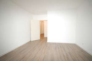 Helle 3-Zimmer-Wohnung mit Erker und großem Balkon – Olpener Straße 129-131, 51103 Höhenberg, Köln – Vorschaubild 3
