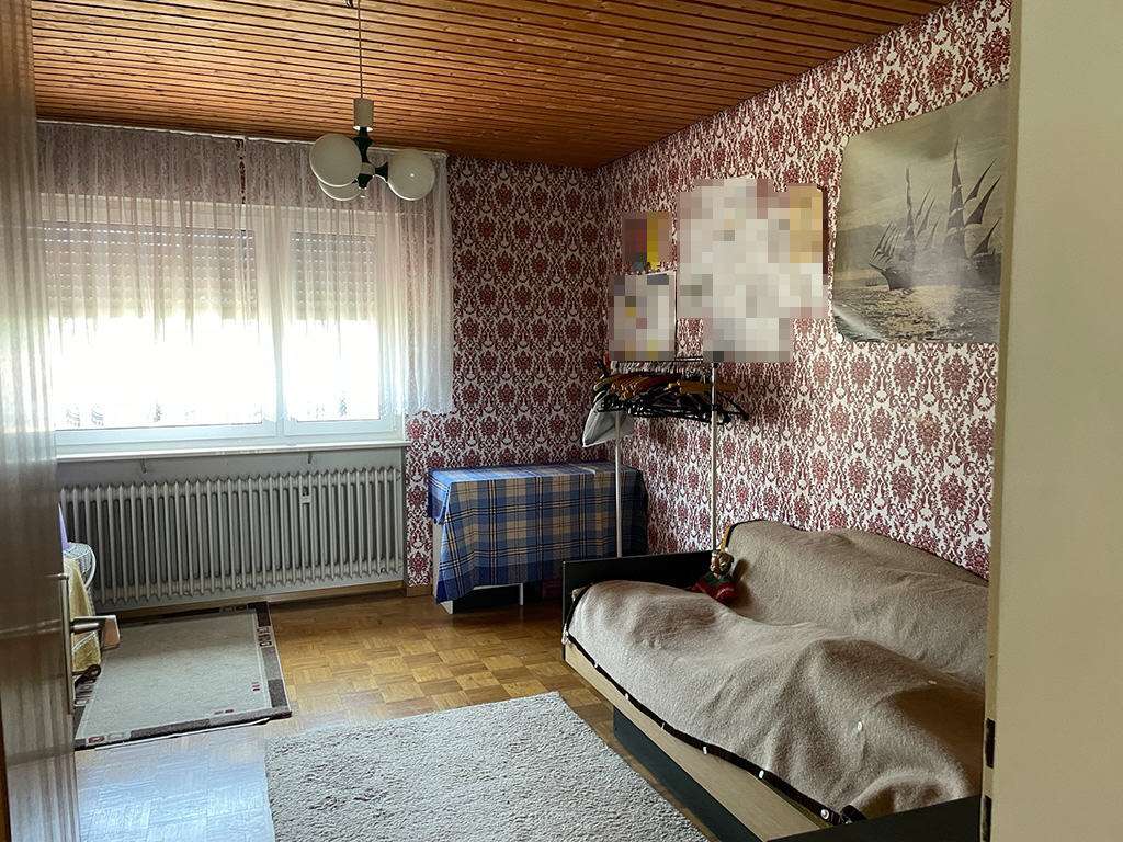 Immobilie in Hessigheim - Ein Haus voller Möglichkeiten mit Wintergarten, Garage und Garten, in ruhiger Ortslage - Bild 5