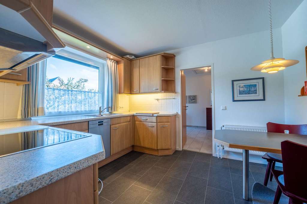 Immobilie in Mildstedt - Attraktiver Bungalow mit Südwest-Terrasse, Garage und großem Grundstück - Bild 4