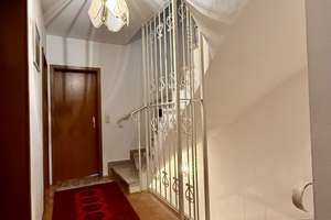Familienfreundliches Reihenendhaus in Feldmoching mit Garten und Garage! – Die vollständige Adresse der Immobilie erhältst du vom Anbieter., 80995 Lerchenau-West, München – Vorschaubild 2