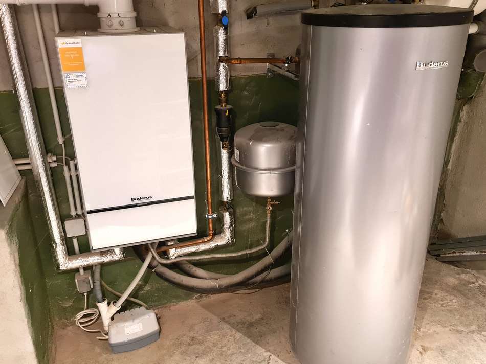 moderne Gas-Brennwertheizung