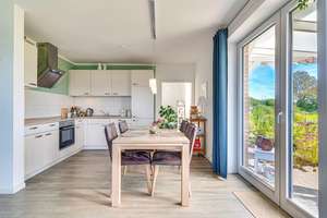 Investition oder Zuhause: vermietetes Doppelhaus aus 2016 mit 2 WE, KfW-55, 142m² Wfl. & Feldblick! – Die vollständige Adresse der Immobilie erhältst du vom Anbieter., 24882 Schaalby – Vorschaubild 4