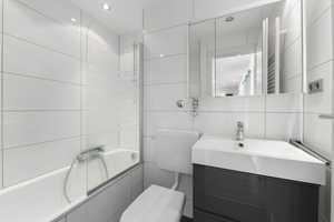 Traumhafte Penthouse-Wohnung mit Terrasse & EBK – ab sofort verfügbar – Reginfriedstraße 2, 81547 München – Vorschaubild 7