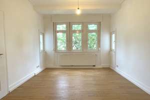 ** FREIE ALTBAUWOHNUNG IN TOP-LAGE **