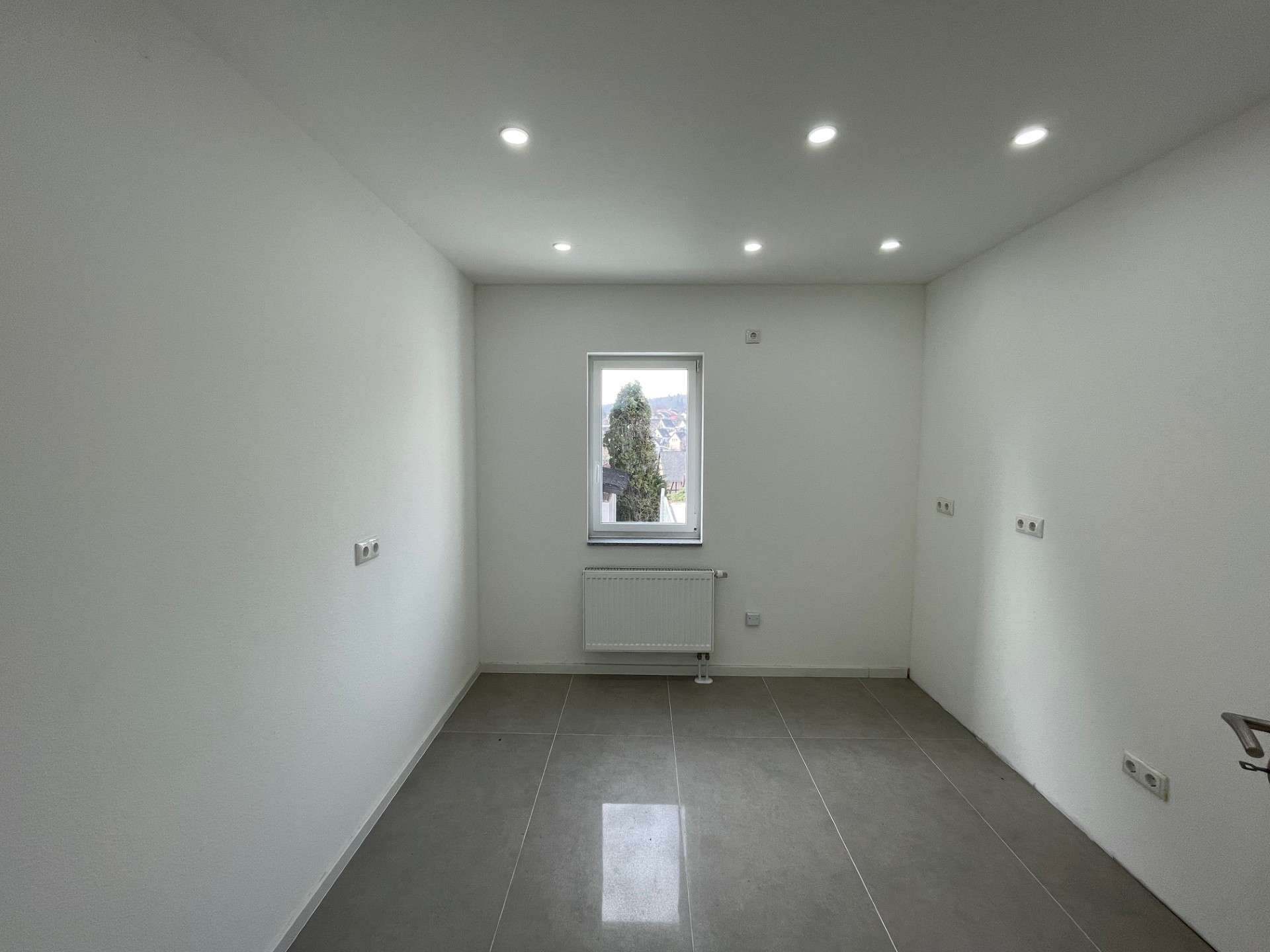 Immobilie in Braunfels - Saniertes EFH mit Scheune, Hof und Garten im Herzen von Bonbaden, ohne Provision!! - Bild 4