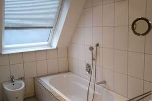 Helle, freundliche Dachgeschoß- Wohnung 2 ZKB – Göggingerstr 31, 86159 Antonsviertel, Augsburg – Vorschaubild 9