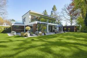 Luxus trifft Natur:
ein Architektenhaus der Extraklasse – Die vollständige Adresse der Immobilie erhältst du vom Anbieter., 22559 Rissen, Hamburg – Vorschaubild 2