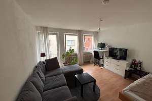 Lichtdurchflutete, zentrale 1-Zimmer-Wohnung direkt am Barbarossaplatz – Pantaleonswall 38, 50676 Altstadt/Süd, Köln – Vorschaubild 1