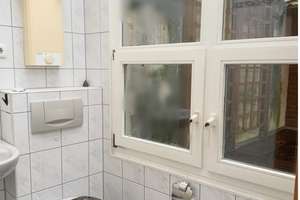 Wohnen im Herzen von Neuss: RMH in Innenstadtlage mit Ladenlokal und großem Gestaltungspotenzial – Die vollständige Adresse der Immobilie erhältst du vom Anbieter., 41460 Innenstadt, Neuss – Vorschaubild 9