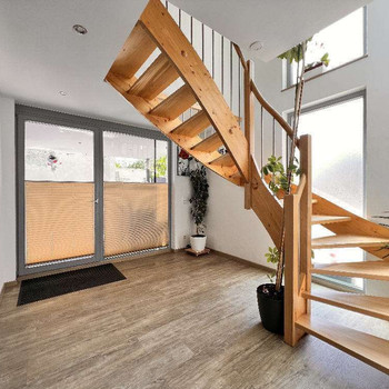 Wohnhaus mit Hallen/Werkstatt/Lagerraum