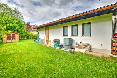 Geretsried: Bestand trifft Zukunft: Zweifamilienhaus mit Entwicklungspotenzial!
